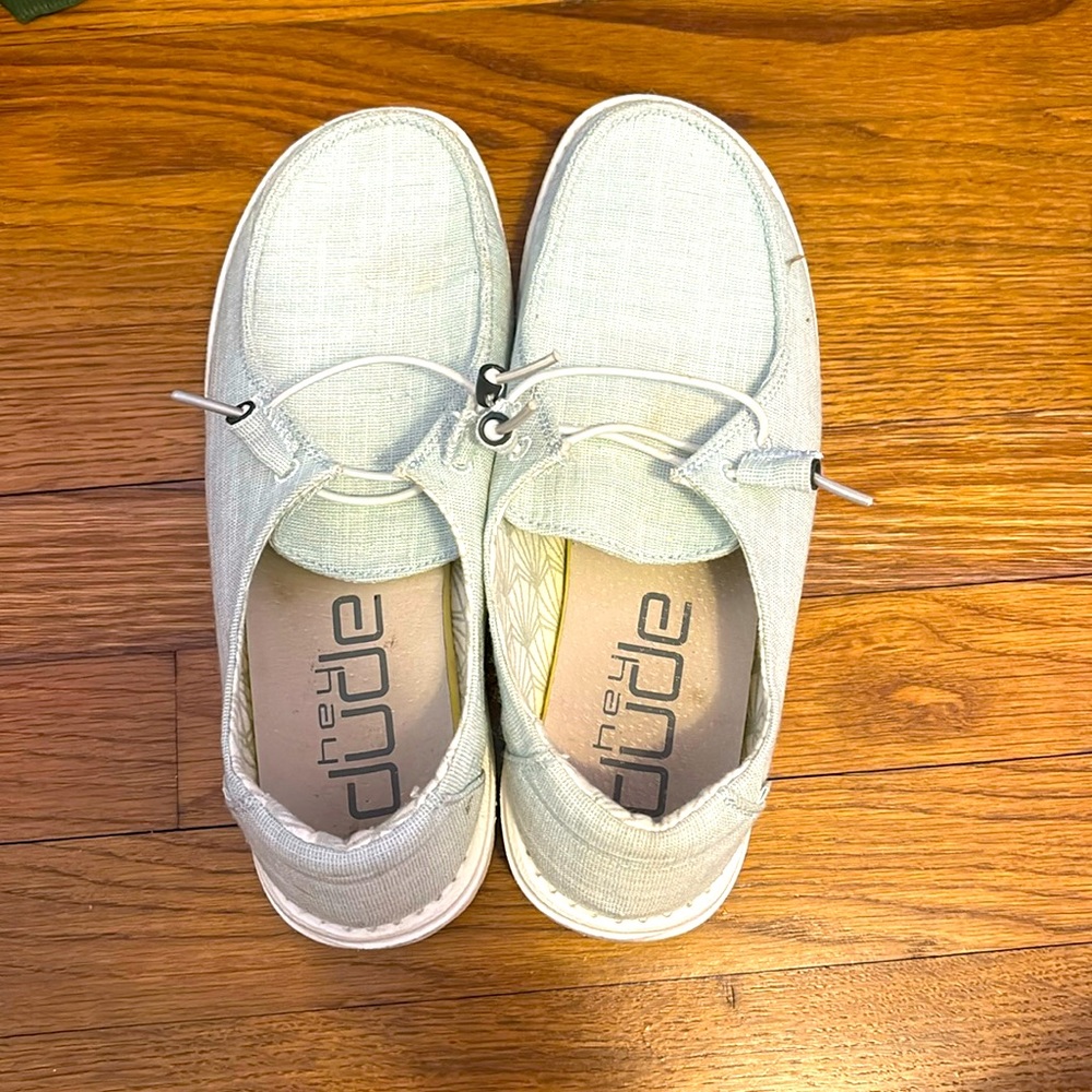 women’s hey dudes size 9